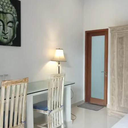 Candra Surf Homestay Canggu  Exterior photo